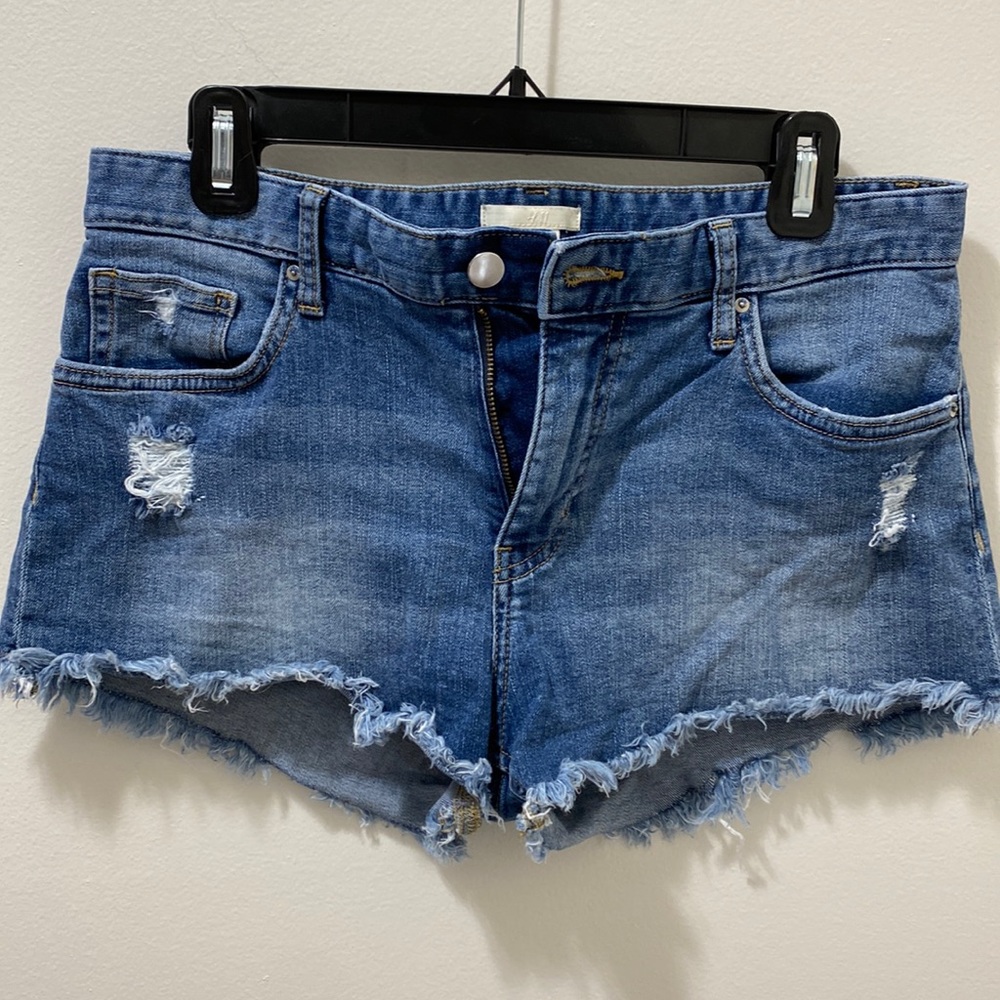 H&M Distressed Jean Shorts Size 8